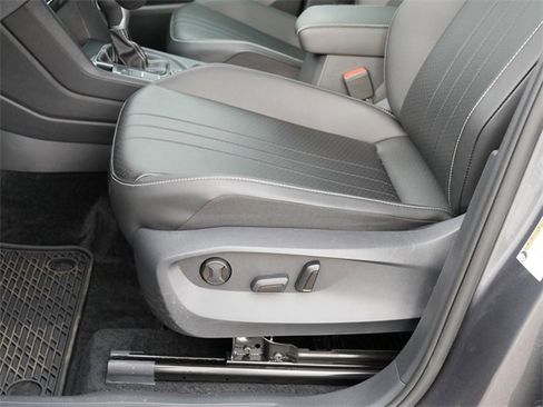 Certified 2024 Volkswagen Tiguan SE image 14