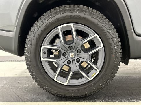 Used 2024 Rivian R1T Adventure AWD/4WD image 12