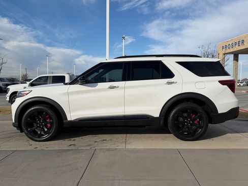 Used 2023 Ford Explorer ST w/ Equipment Group 401A image 9