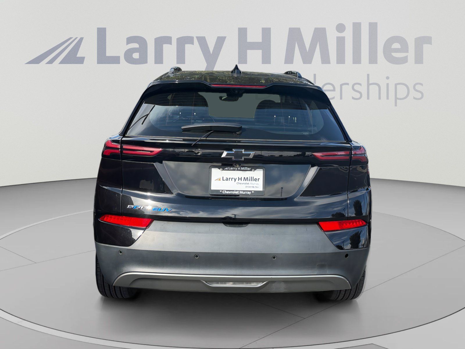 Used 2022 Chevrolet Bolt EUV Premier w/ Sun & Sound Package FWD image 2