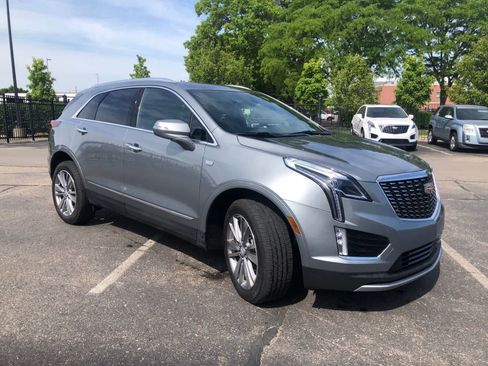 Used 2024 Cadillac XT5 Premium Luxury w/ LPO, Floor Liner Package FWD image 3