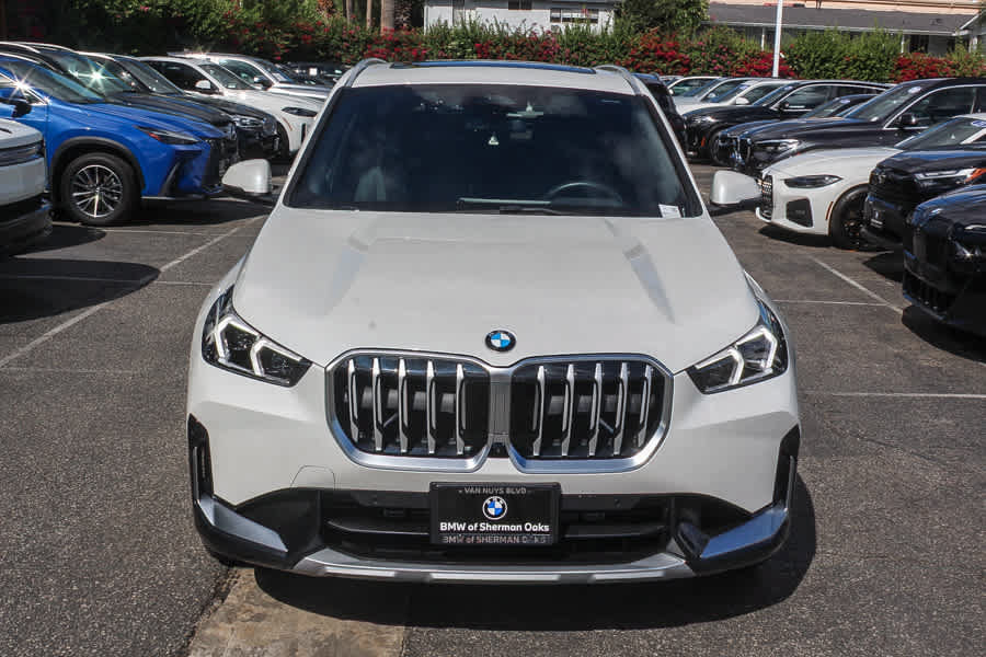 Used 2026 BMW X1 xDrive28i AWD/4WD image 3