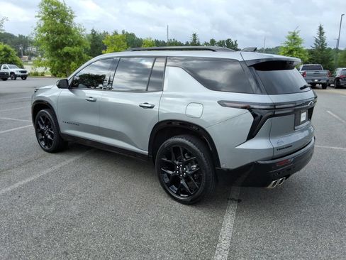 Certified 2025 Chevrolet Traverse RS FWD image 7