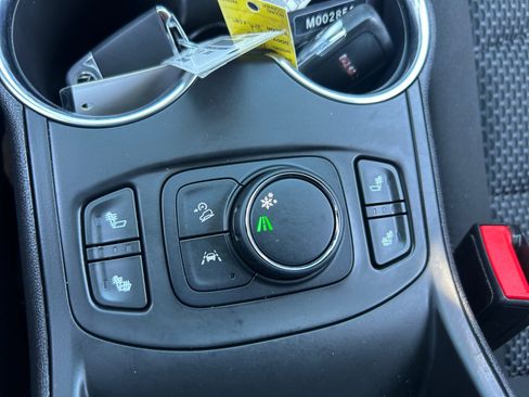 Used 2023 GMC Terrain SLE w/ Driver Convenience Package FWD image 15