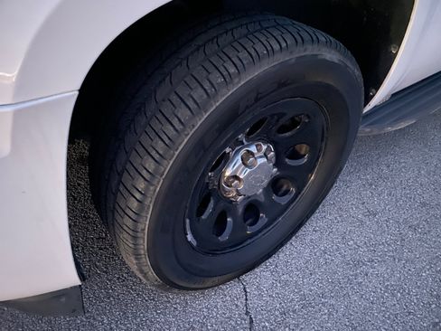 Used 2013 Chevrolet Tahoe 2WD image 9