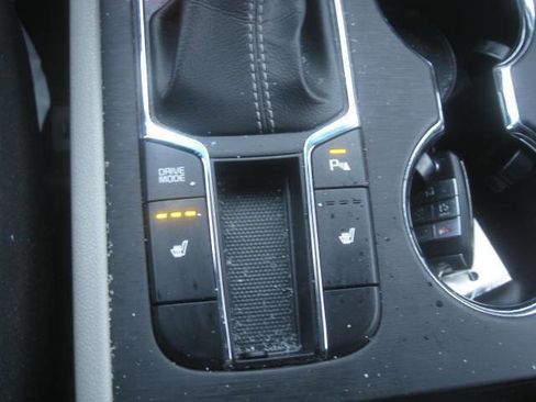 Used 2020 Kia Sedona EX image 22