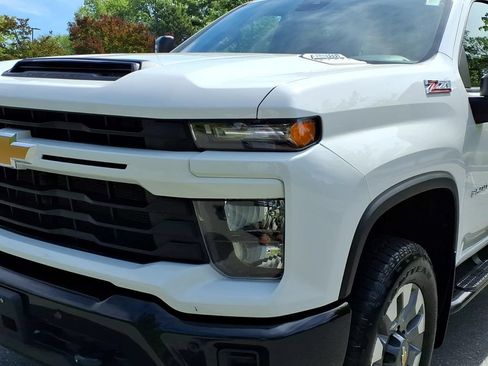 Certified 2025 Chevrolet Silverado 2500 Custom w/ Custom Value Package AWD/4WD image 24