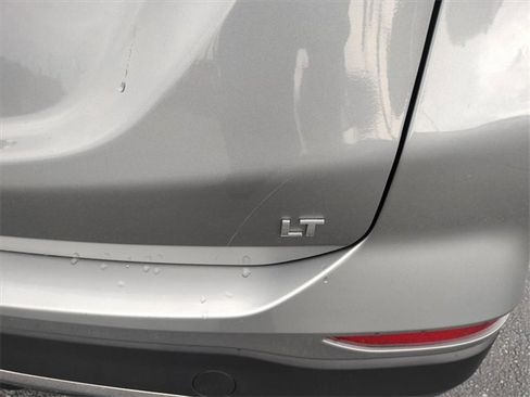 Used 2023 Chevrolet Equinox LT image 10