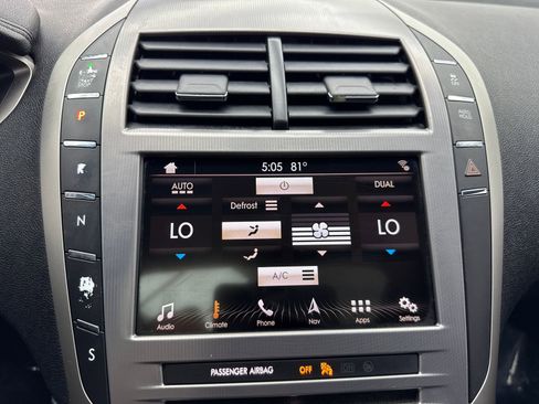 Used 2017 Lincoln MKZ Select w/ Select Plus Package AWD/4WD image 28