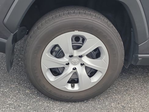 Certified 2025 Toyota RAV4 LE FWD image 10