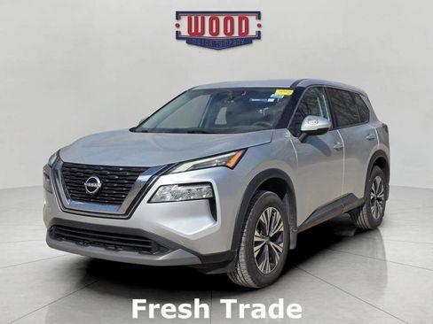 Used 2022 Nissan Rogue SV image 3