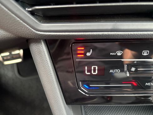 Used 2025 Volkswagen Jetta Sport image 21