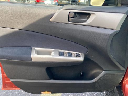 Used 2010 Subaru Forester 2.5X Limited image 11