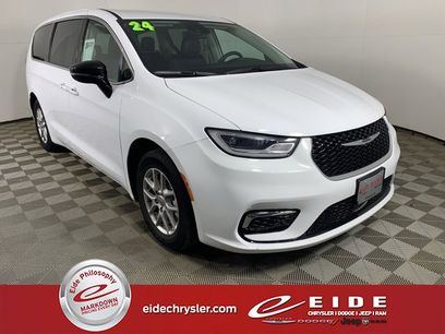 Used 2024 Chrysler Pacifica Touring-L