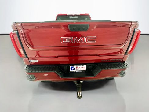 Used 2025 GMC Sierra 1500 AT4 w/ AT4 Premium Package AWD/4WD image 6