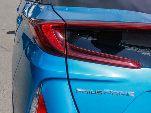 Used 2017 Toyota Prius Prime Advanced image 9