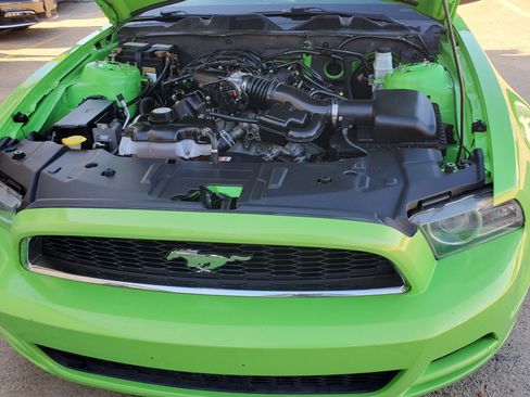 Used 2013 Ford Mustang Convertible RWD image 38