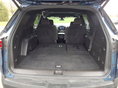 Used 2023 Chevrolet Traverse LT AWD/4WD image 25