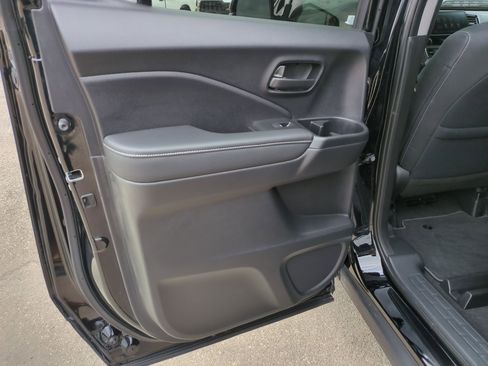Used 2025 Honda Ridgeline Sport image 14