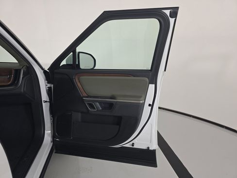 Used 2024 Rivian R1T Adventure AWD/4WD image 18