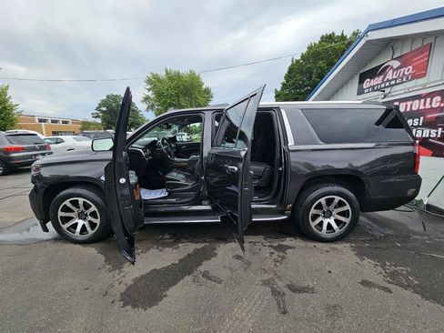 Used 2017 Chevrolet Suburban Premier AWD/4WD image 24