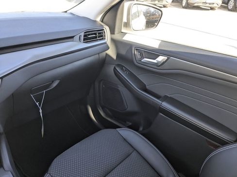 New 2024 Ford Escape SE image 19