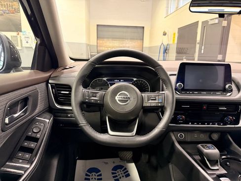 Used 2021 Nissan Rogue SV AWD/4WD image 23