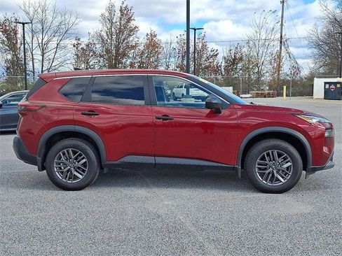 Used 2023 Nissan Rogue S image 11