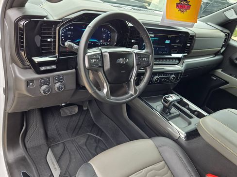 Certified 2025 Chevrolet Silverado 1500 ZR2 w/ Technology Package AWD/4WD image 10