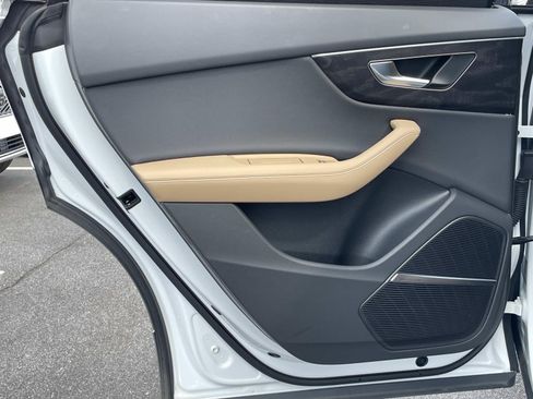 Used 2025 Audi Q8 Premium Plus image 11