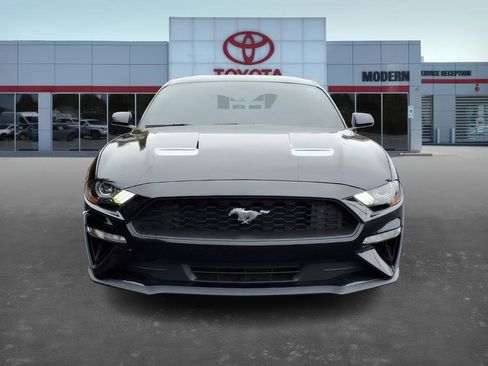 Used 2019 Ford Mustang Coupe image 8