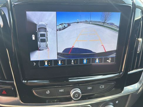 Used 2021 Chevrolet Traverse Premier AWD/4WD image 15