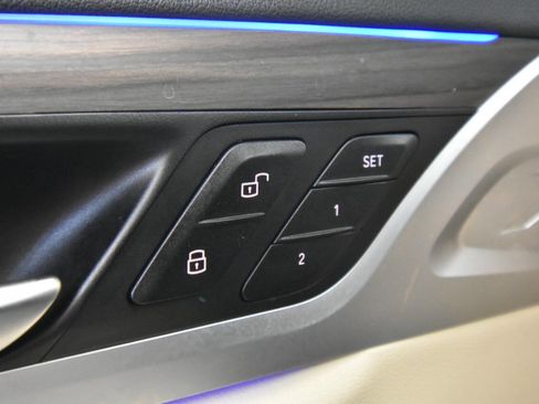 Used 2021 BMW X4 xDrive30i w/ M Sport Package image 32