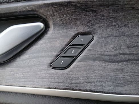 Used 2024 Jeep Grand Cherokee L Limited w/ Luxury Tech Group II image 28