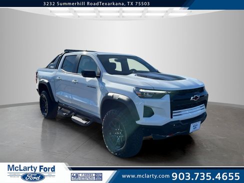 Used 2025 Chevrolet Colorado ZR2 w/ Midnight Edition image 1