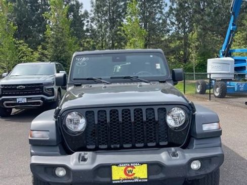 Used 2024 Jeep Wrangler Unlimited Sport AWD/4WD image 3