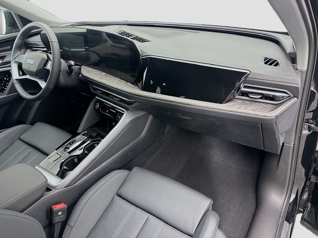 Certified 2025 Audi Q5 Premium w/ Premium Plus AWD/4WD image 16