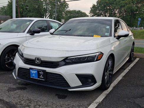 Used 2024 Honda Civic Touring image 3