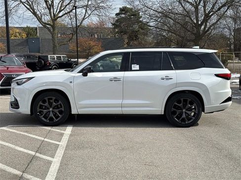 New 2026 Lexus TX 500h AWD image 8