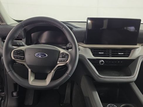 Used 2026 Ford Explorer Active AWD/4WD image 11