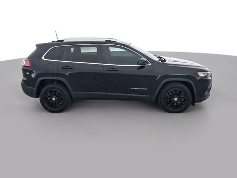 Used 2019 Jeep Cherokee Latitude Plus w/ Cold Weather Group FWD image 4