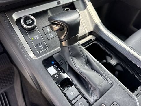 Used 2024 Lexus GX 550 w/ Accessory Package (31) AWD/4WD image 20