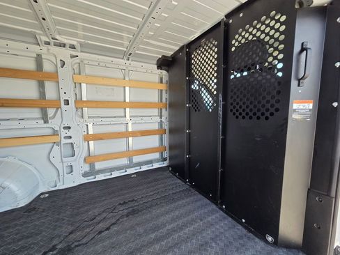 Used 2025 RAM ProMaster 2500 w/ U-Haul Equipment Group FWD image 25