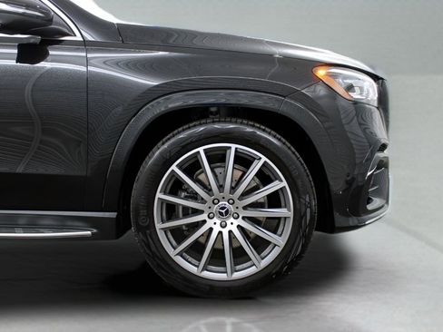 Used 2026 Mercedes-Benz GLS 580 4MATIC image 45