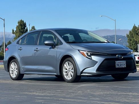 Used 2024 Toyota Corolla LE w/ LE Convenience Package FWD image 2