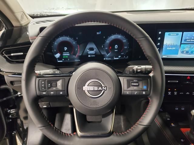 Used 2025 Nissan Kicks SR AWD/4WD image 18