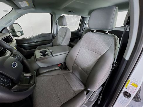 New 2026 Ford F250 XL w/ XL Chrome Package image 22