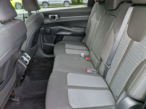 Used 2021 Kia Sorento LX FWD image 27