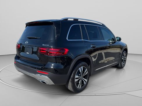 Used 2025 Mercedes-Benz GLB 250 4MATIC image 5