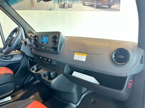 New 2024 Mercedes-Benz Sprinter 3500 image 27